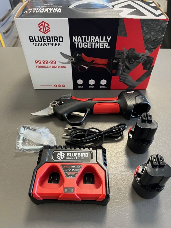bluebird_ps_22-23_akkus_metszoollo_(2x2.0ah)(885600)-2_.jpg